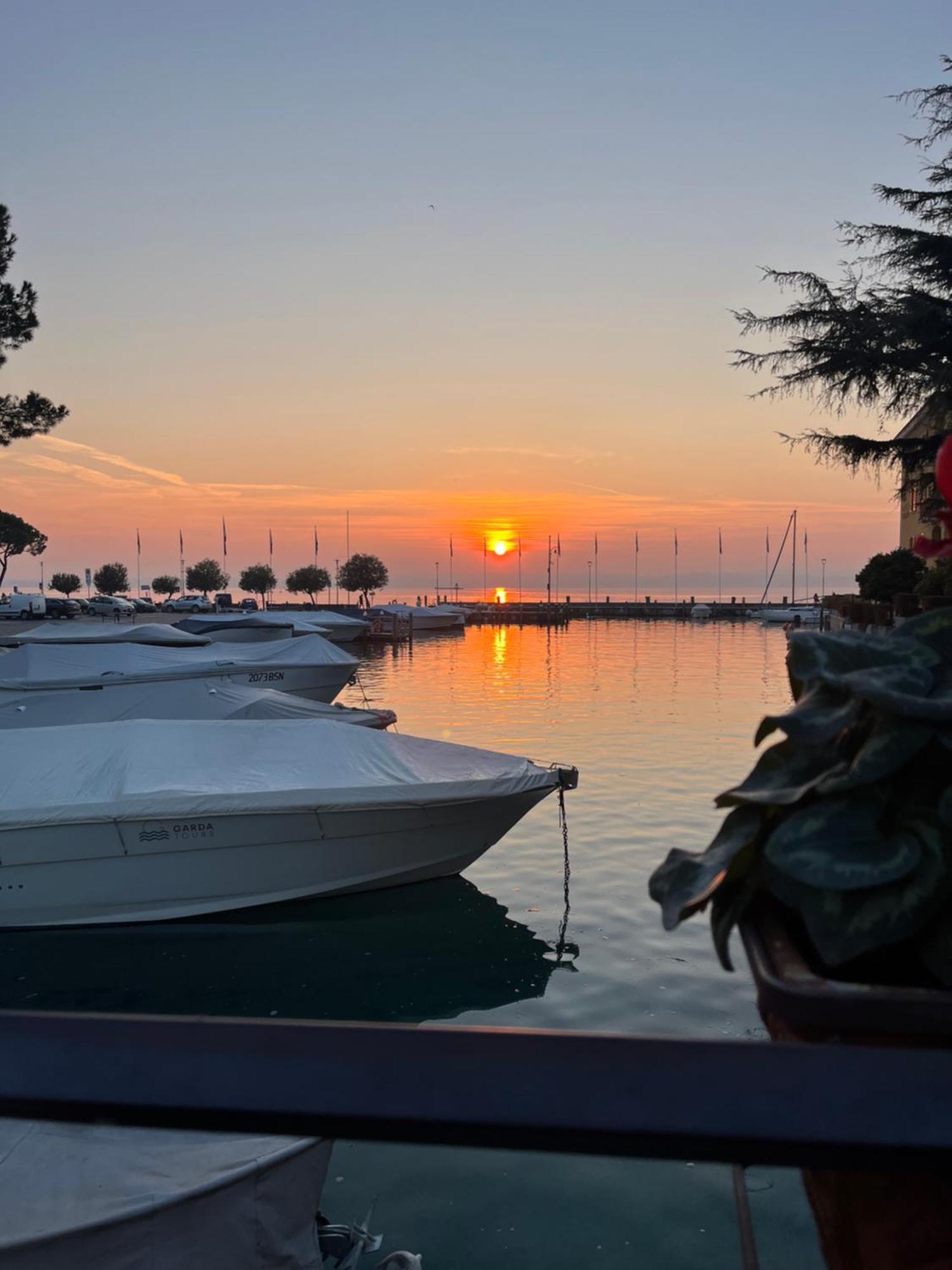 Porto Valentino 2 Apartment Sirmione Exterior photo